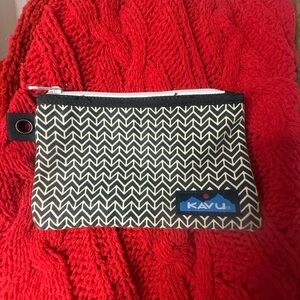 Kavu Brown and White Zig Zag pattern zippered small clutch bag
